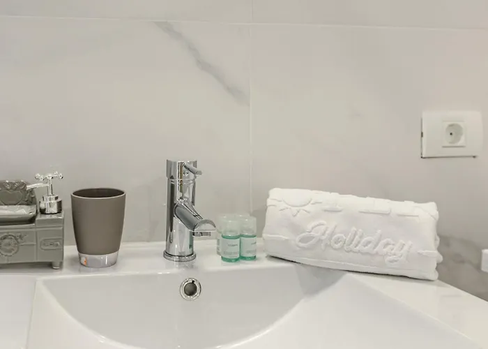 419 Lily Apartament *