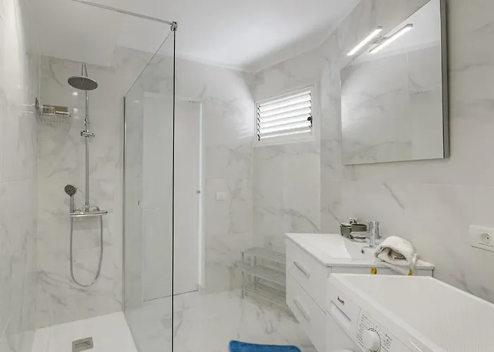 419 Lily Apartament *