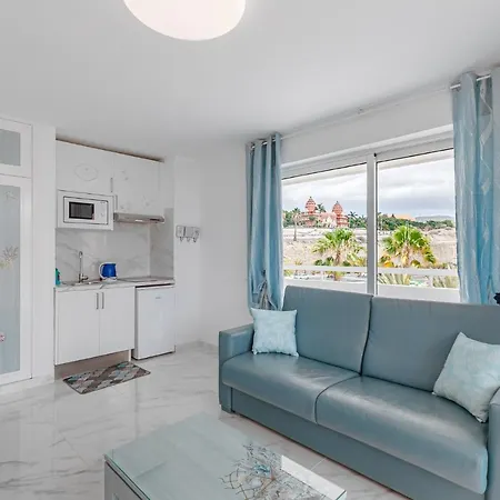 419 Lily Apartman