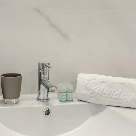 419 Lily Apartament *